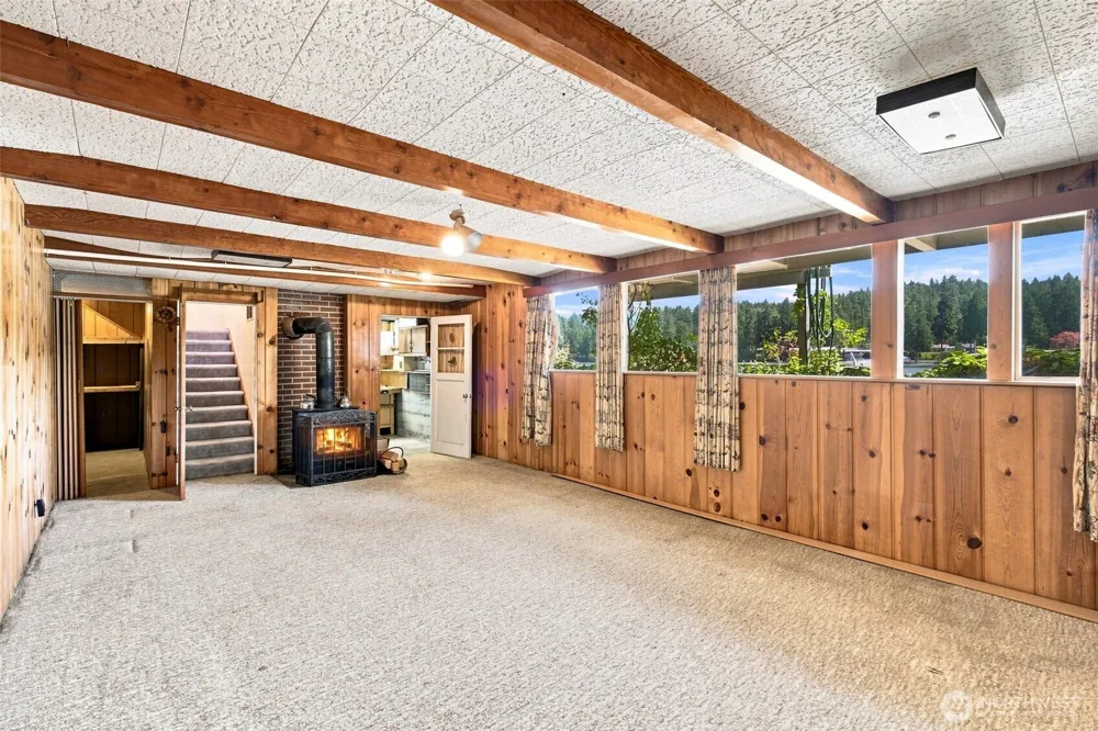 6337 NE Balzow Road Suquamish, WA 98392