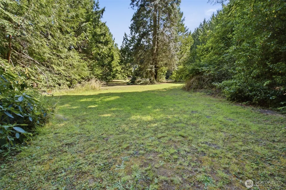 6337 NE Balzow Road Suquamish, WA 98392