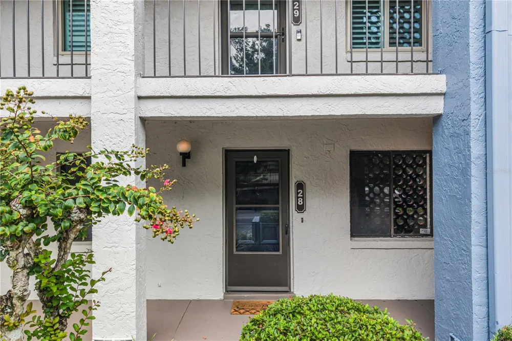 4 ESCONDIDO CIRCLE #28 Altamonte Springs, FL 32701