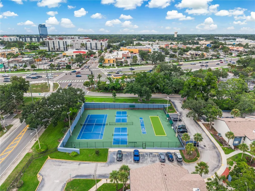 4 ESCONDIDO CIRCLE #28 Altamonte Springs, FL 32701