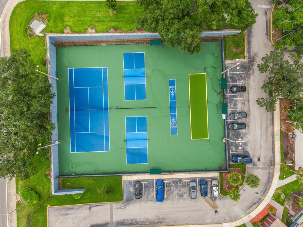4 ESCONDIDO CIRCLE #28 Altamonte Springs, FL 32701