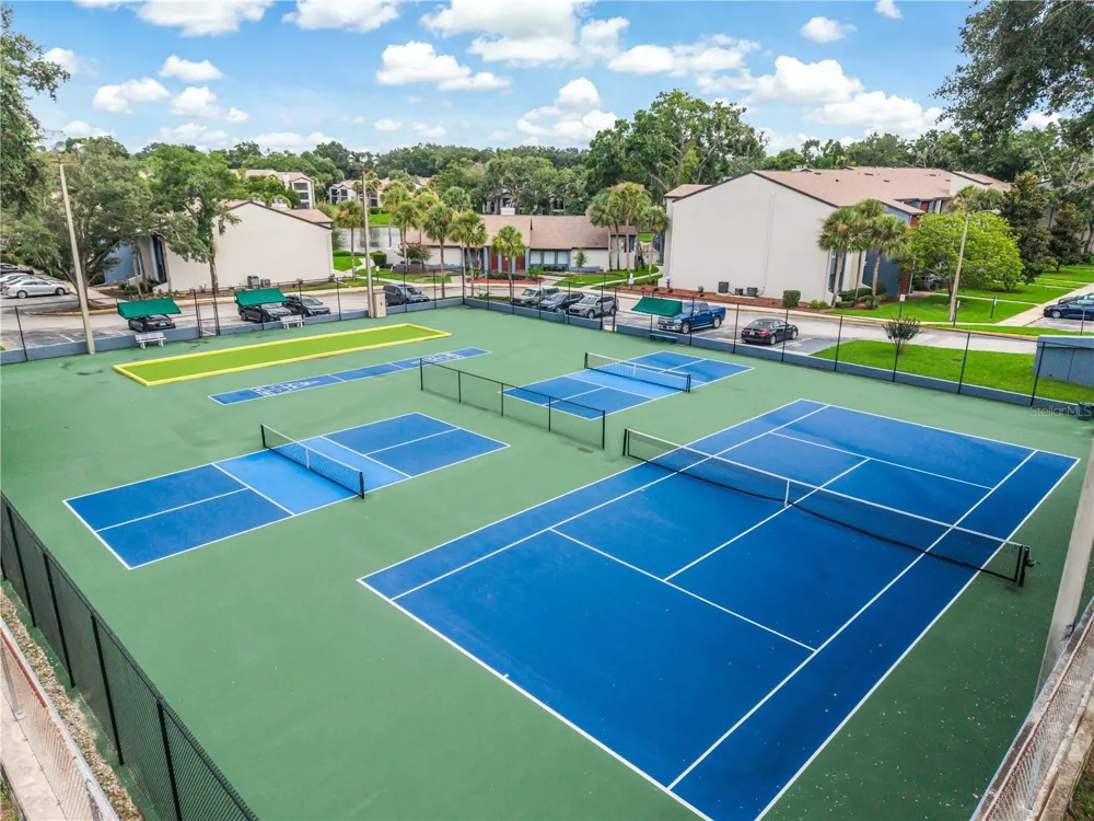 4 ESCONDIDO CIRCLE #28 Altamonte Springs, FL 32701