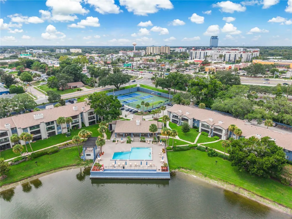 4 ESCONDIDO CIRCLE #28 Altamonte Springs, FL 32701
