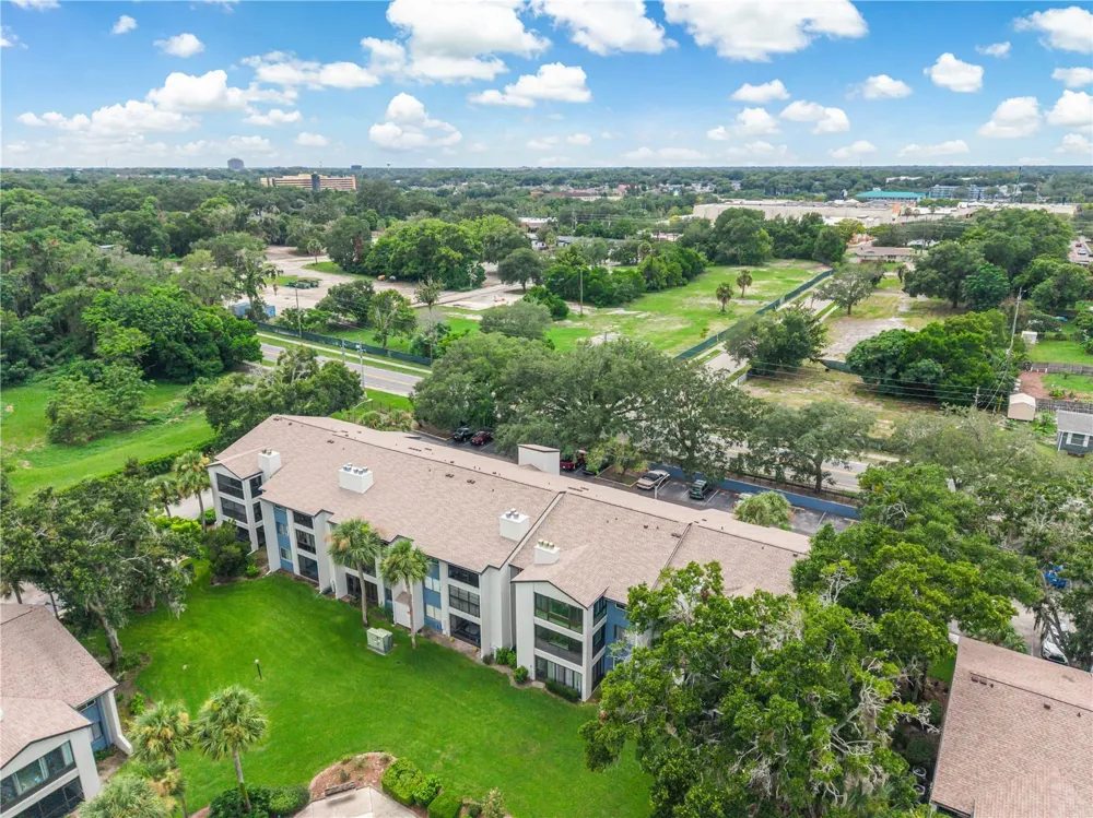4 ESCONDIDO CIRCLE #28 Altamonte Springs, FL 32701