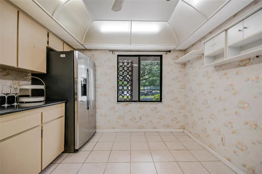 4 ESCONDIDO CIRCLE #28 Altamonte Springs, FL 32701
