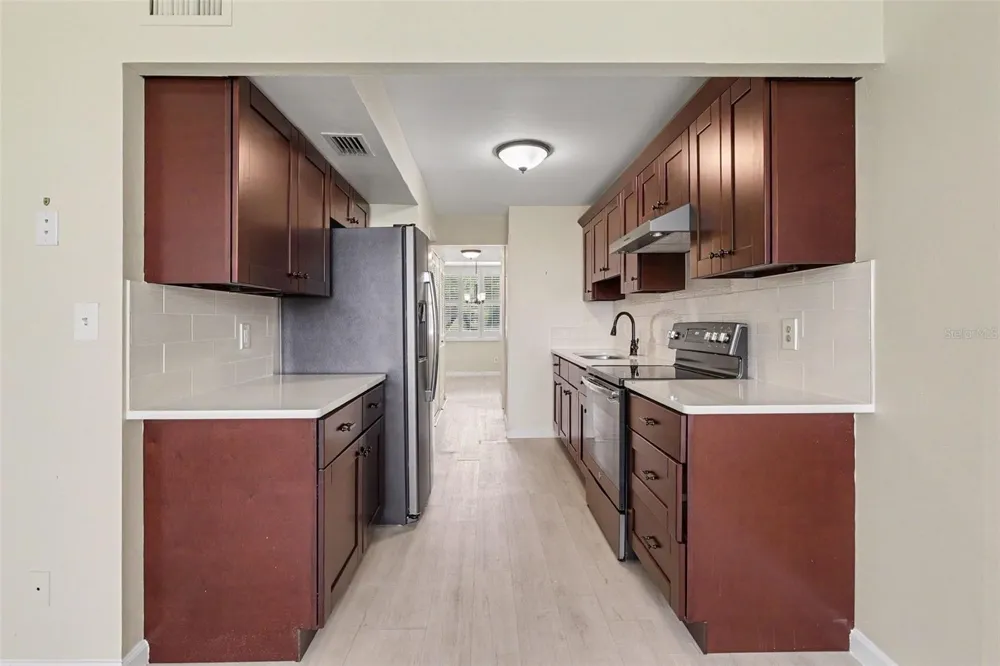 4720 LOCUST STREET NE #206 St Petersburg, FL 33703