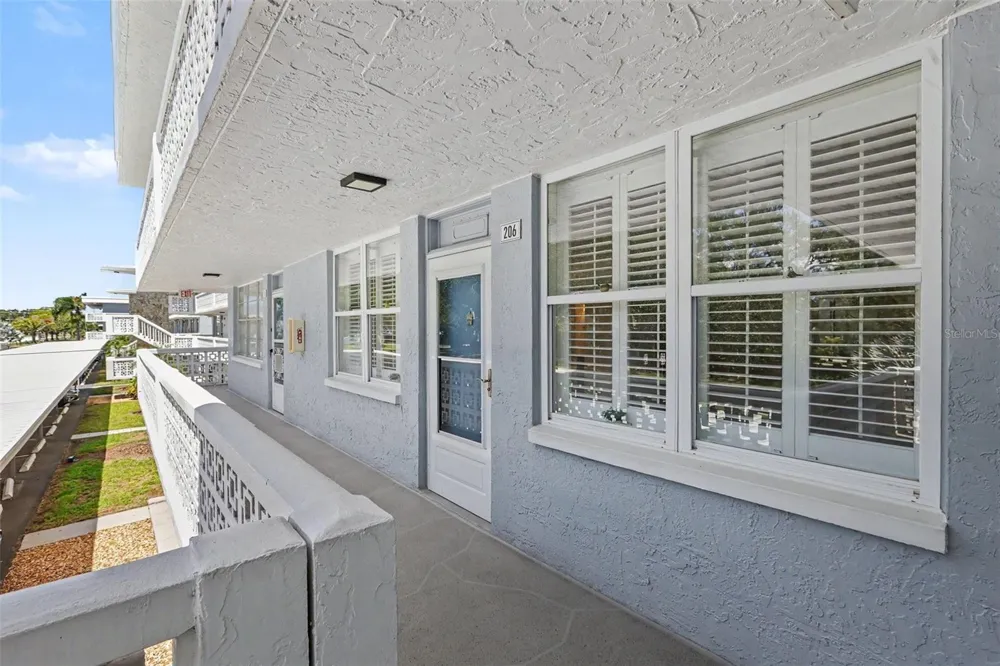 4720 LOCUST STREET NE #206 St Petersburg, FL 33703
