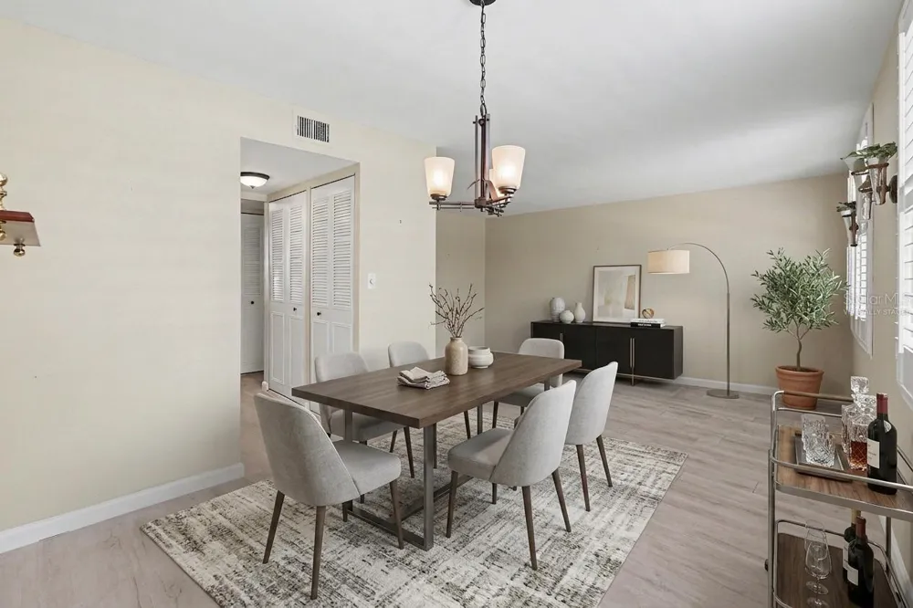 4720 LOCUST STREET NE #206 St Petersburg, FL 33703