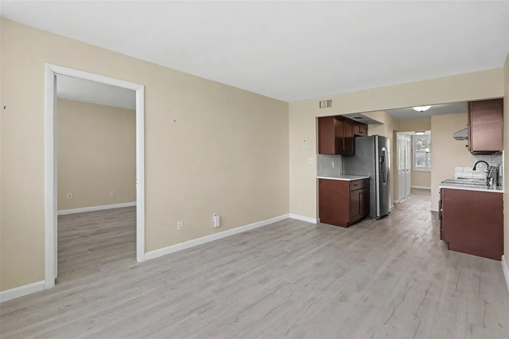 4720 LOCUST STREET NE #206 St Petersburg, FL 33703