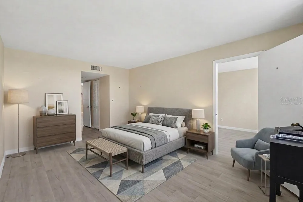 4720 LOCUST STREET NE #206 St Petersburg, FL 33703
