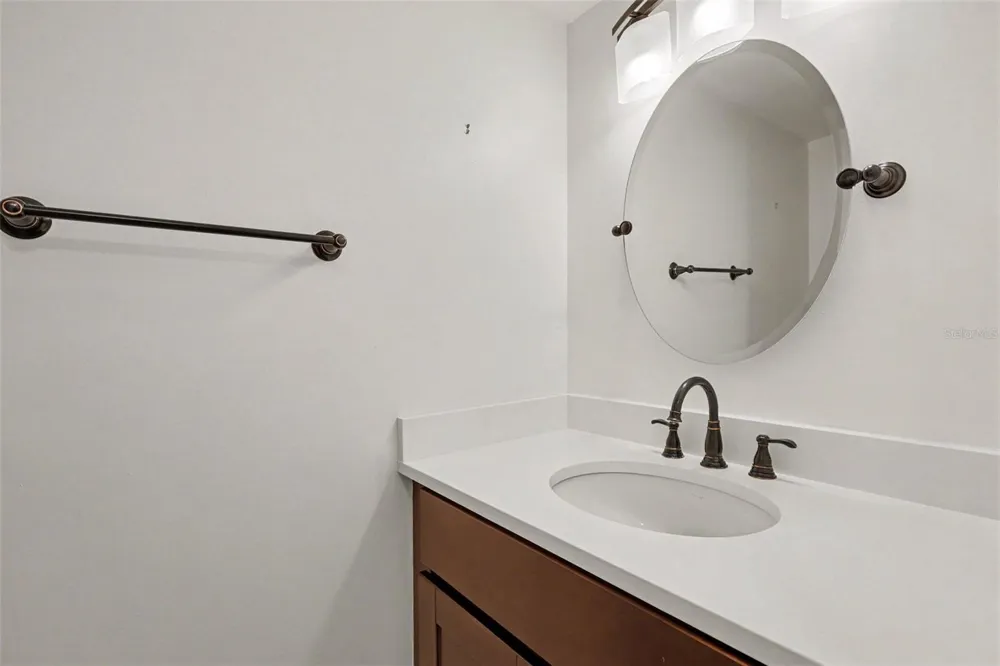 4720 LOCUST STREET NE #206 St Petersburg, FL 33703