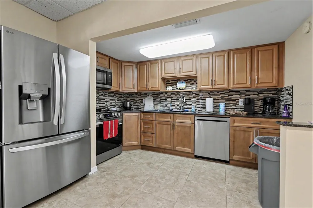 4720 LOCUST STREET NE #206 St Petersburg, FL 33703