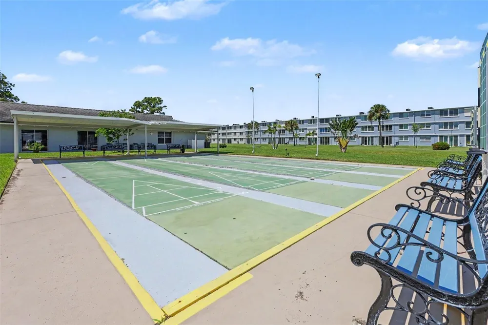 4720 LOCUST STREET NE #206 St Petersburg, FL 33703