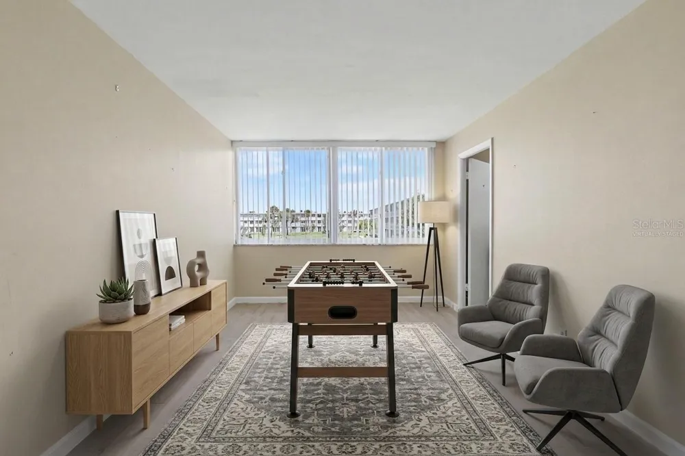 4720 LOCUST STREET NE #206 St Petersburg, FL 33703