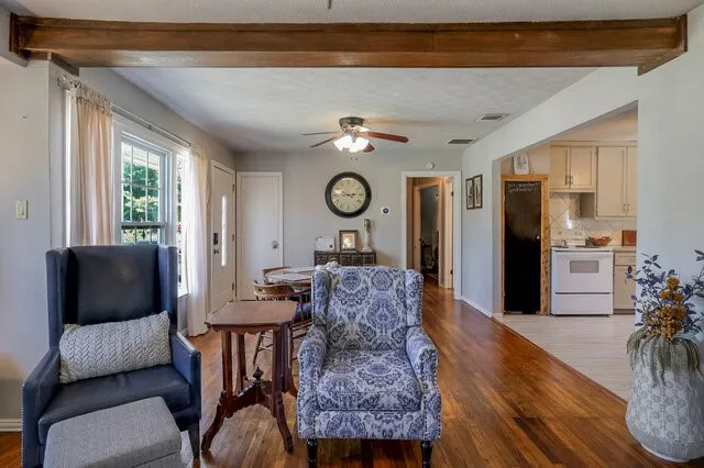 821 Williams Street Waxahachie, TX 75165