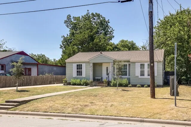 821 Williams Street Waxahachie, TX 75165