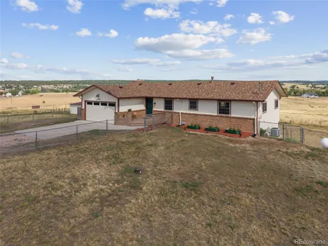 1045 Castlewood Drive
