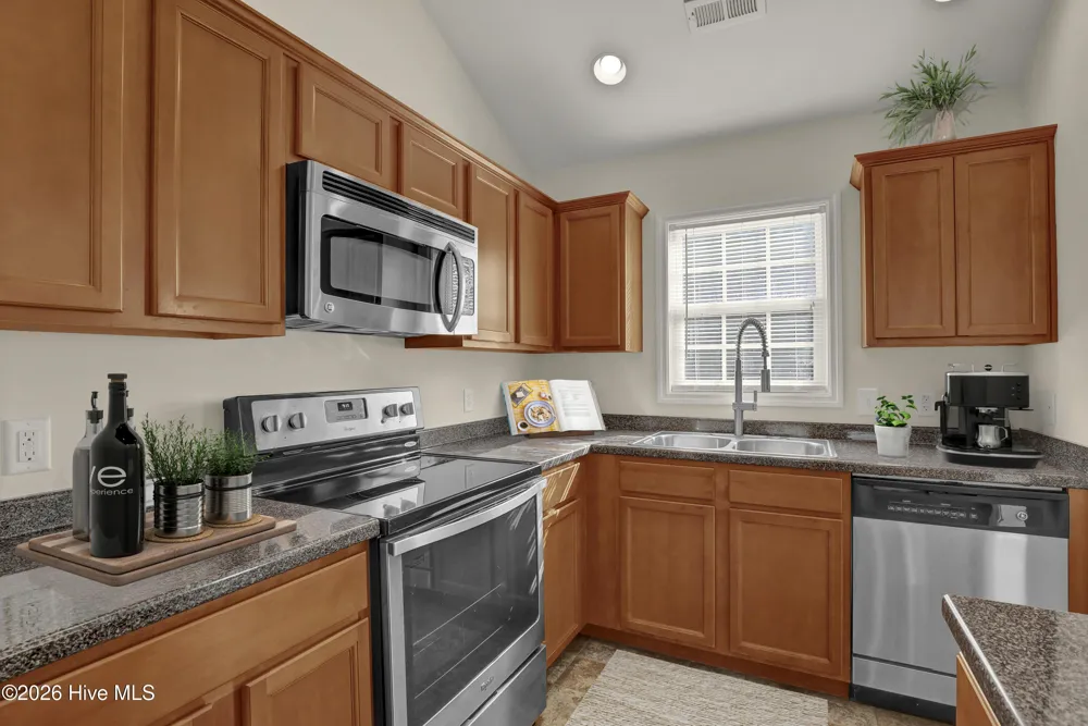 198 Windfield Lane Holly Ridge, NC 28445