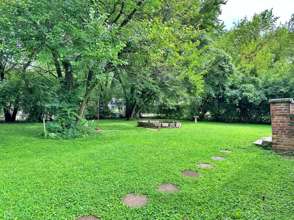 4002 Edmondson Avenue Indianapolis, IN 46226