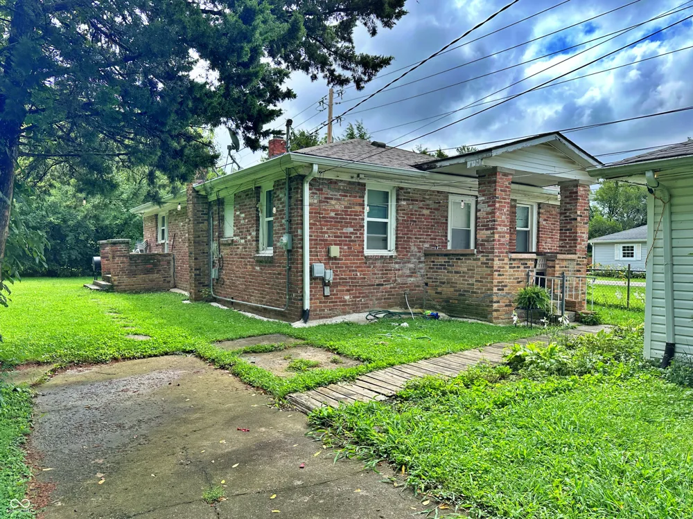 4002 Edmondson Avenue Indianapolis, IN 46226