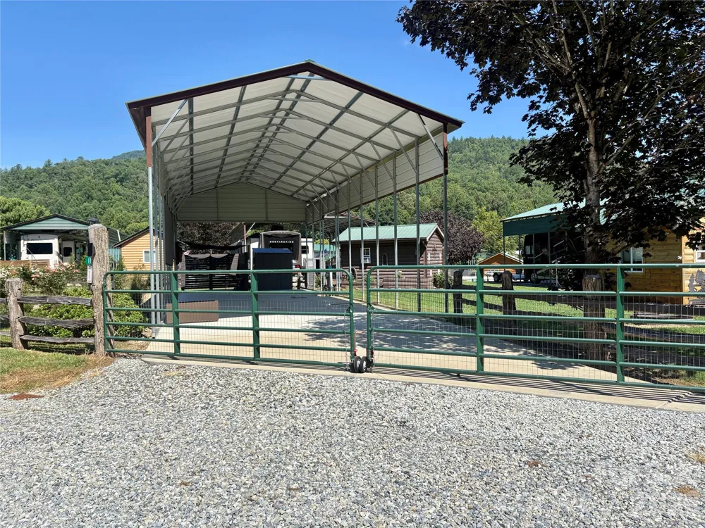 415 Hyde Town Road #11 Robbinsville, NC 28771