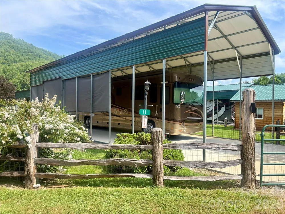 415 Hyde Town Road #11 Robbinsville, NC 28771