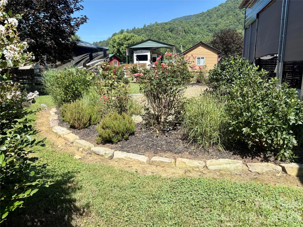 415 Hyde Town Road #11 Robbinsville, NC 28771