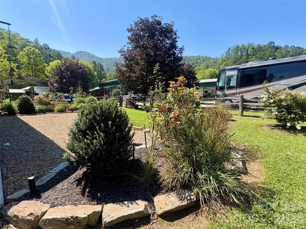 415 Hyde Town Road #11 Robbinsville, NC 28771