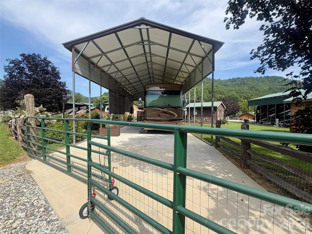 415 Hyde Town Road #11 Robbinsville, NC 28771