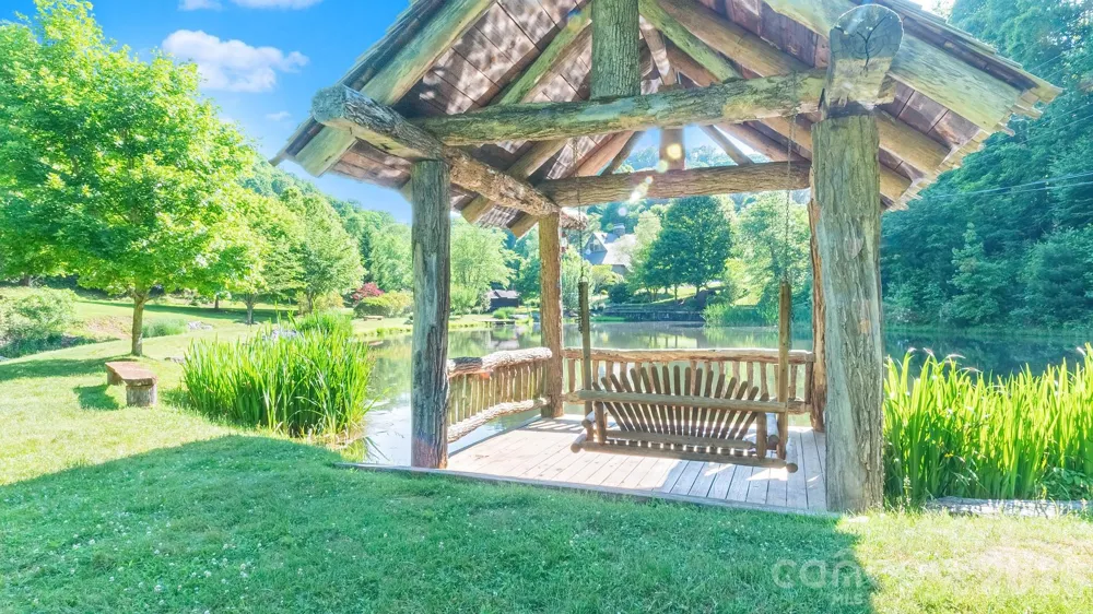 65 Bee Tree Lane Mars Hill, NC 28754