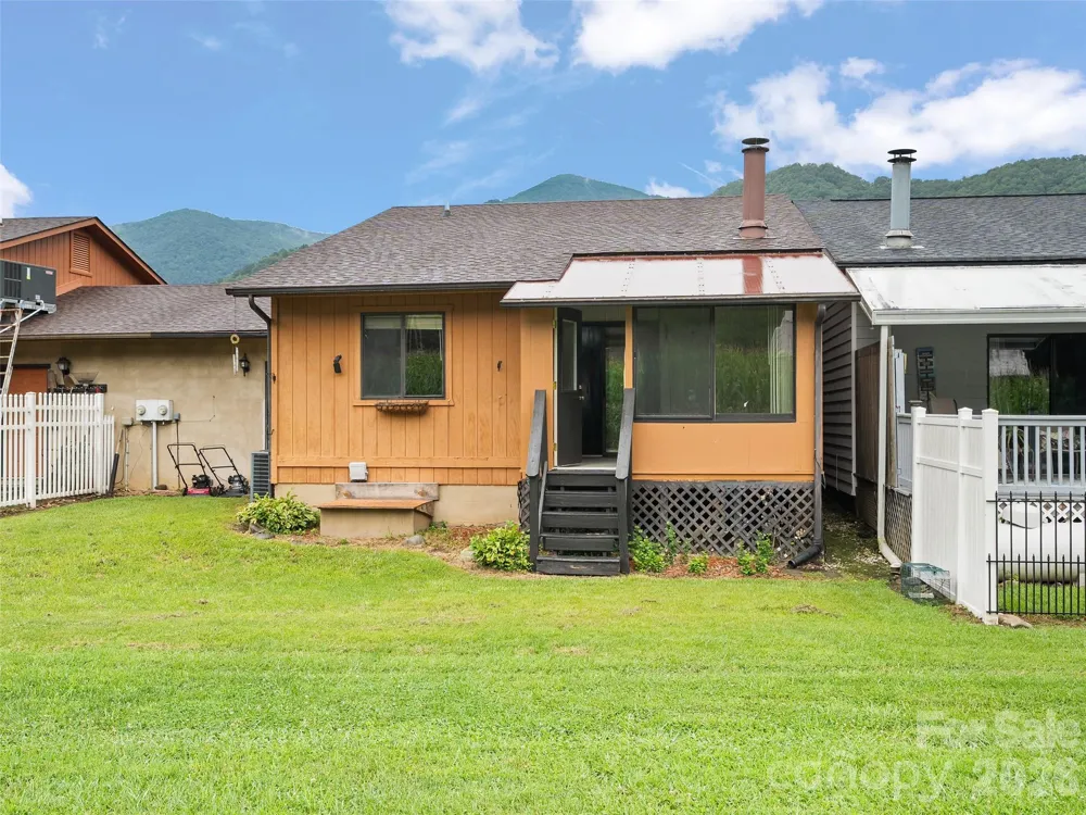 94 Market Street Maggie Valley, NC 28751