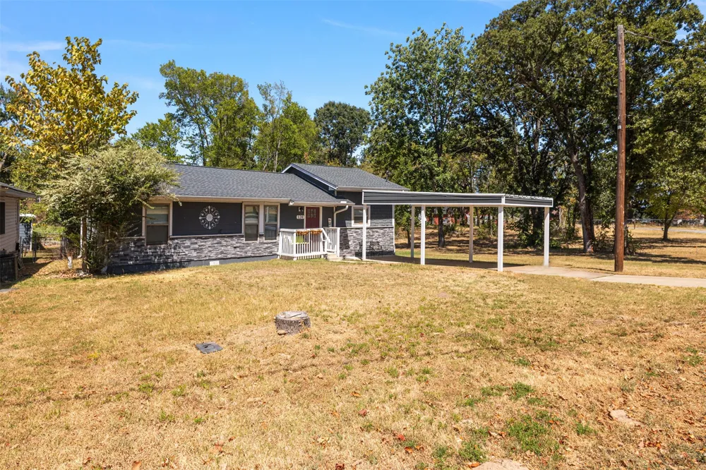 120 Memorial Drive Gun Barrel City, TX 75156