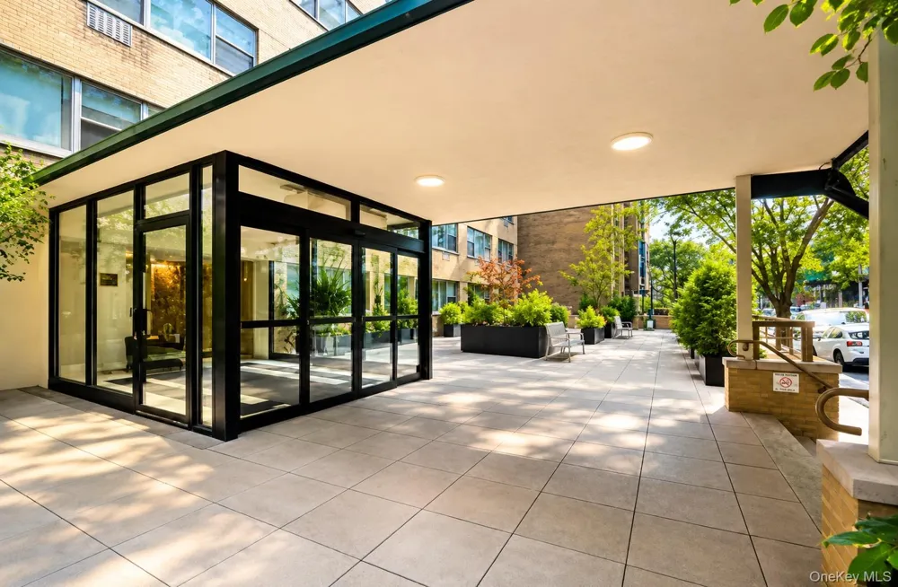 333 E 46th Street #10E New York (Manhattan), NY 10017