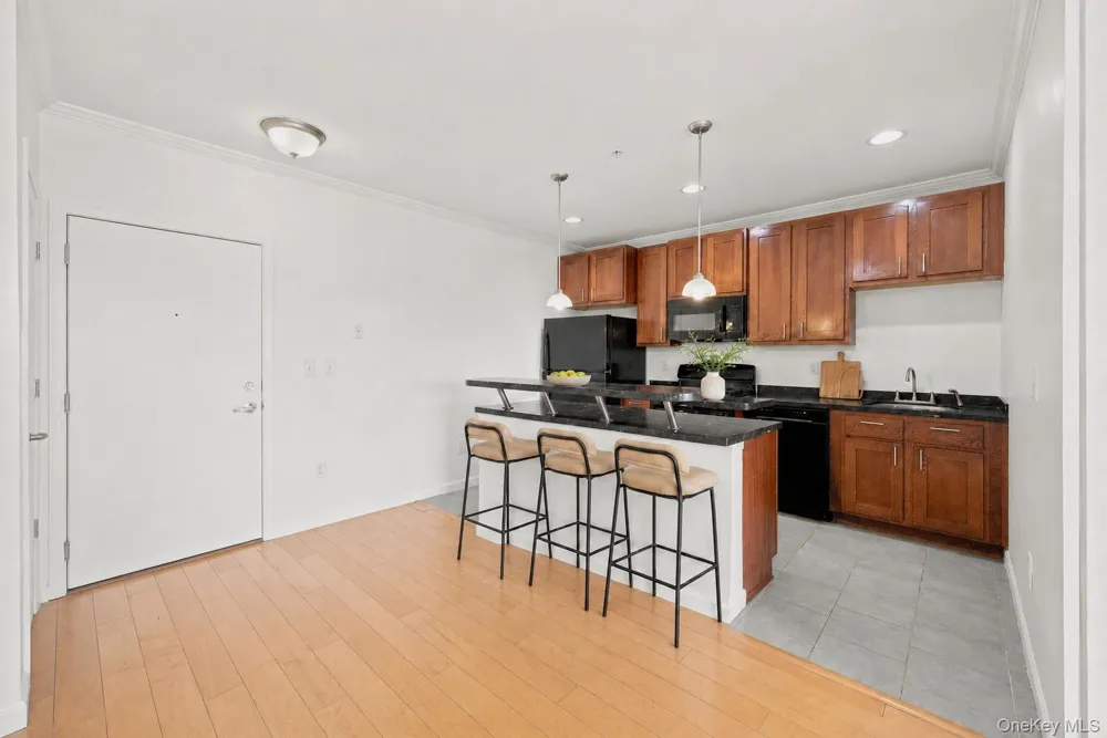 479 Front Street #4G Hempstead, NY 11550