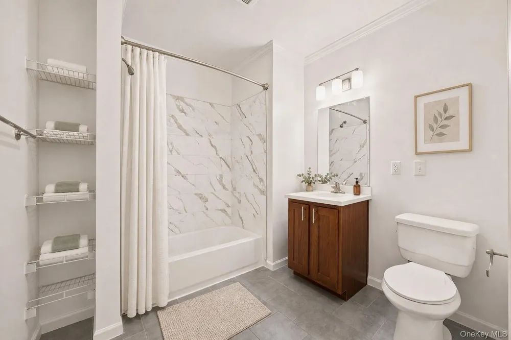 479 Front Street #4G Hempstead, NY 11550