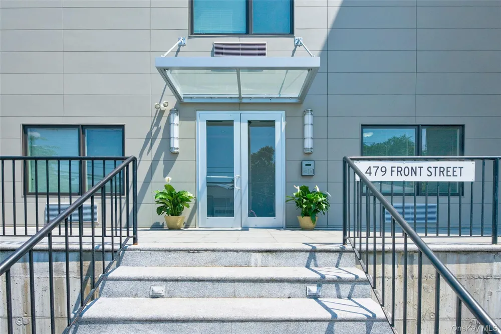 479 Front Street #4G Hempstead, NY 11550