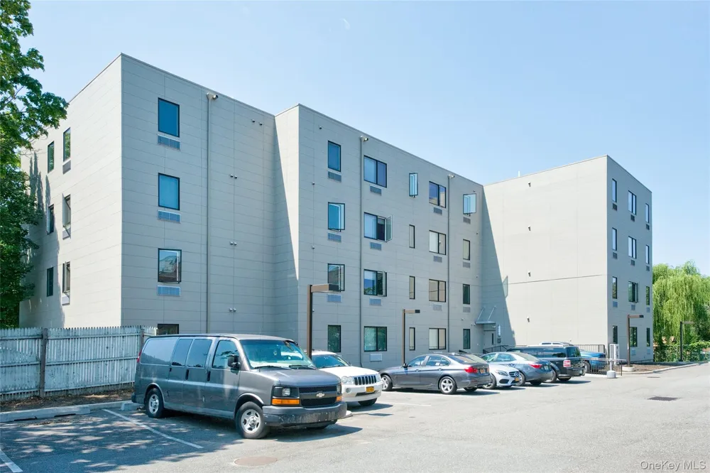 479 Front Street #4G Hempstead, NY 11550