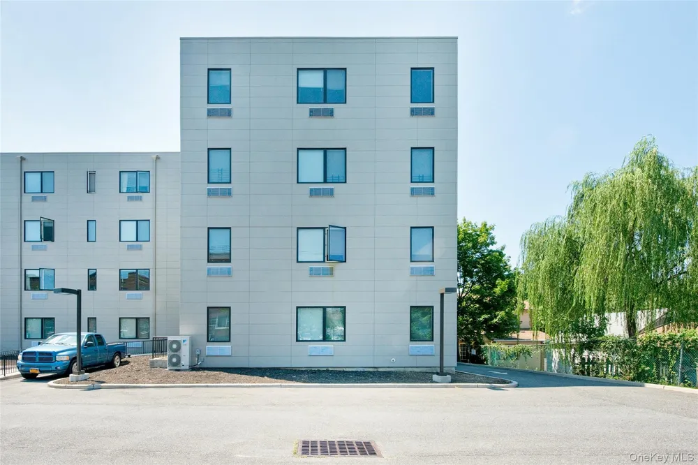 479 Front Street #4G Hempstead, NY 11550