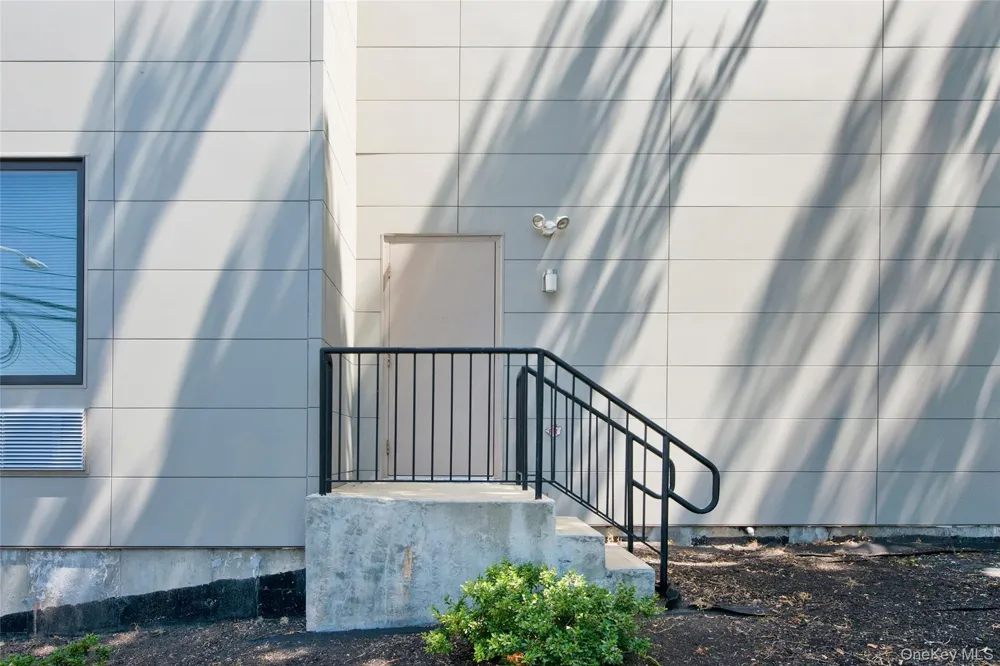 479 Front Street #4G Hempstead, NY 11550