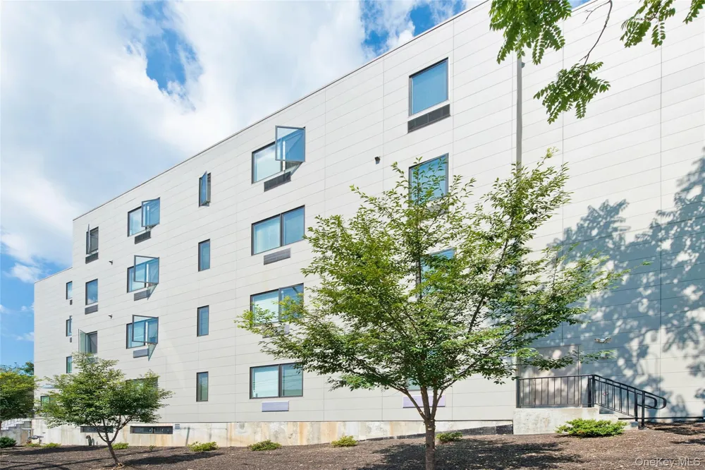 479 Front Street #4G Hempstead, NY 11550
