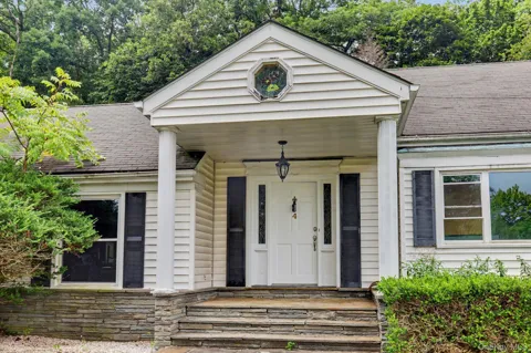 4 Woodward Terrace