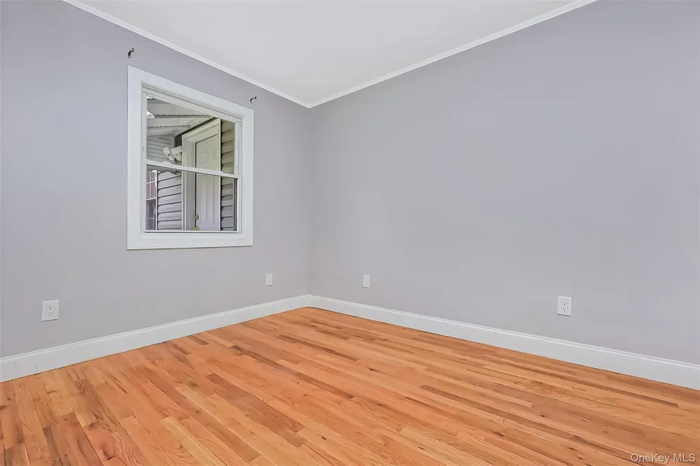 2088 Renfrew Avenue Elmont, NY 11003