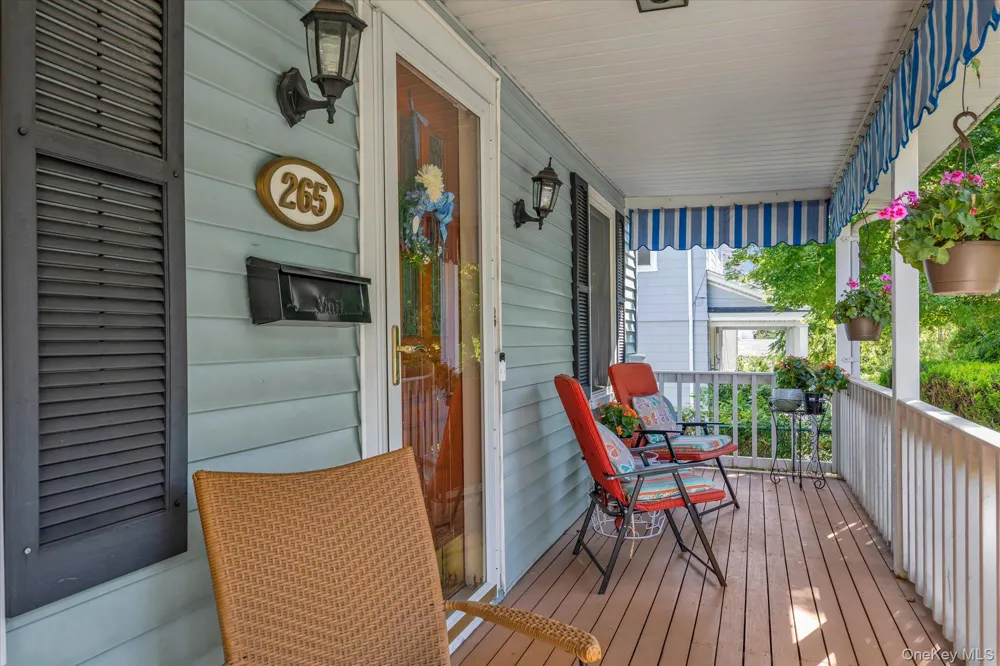 265 Schenck Avenue Great Neck, NY 11021