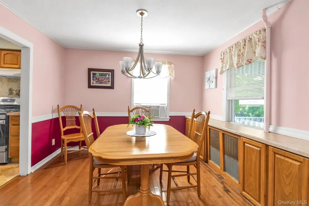 265 Schenck Avenue Great Neck, NY 11021