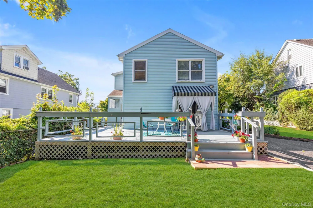 265 Schenck Avenue Great Neck, NY 11021