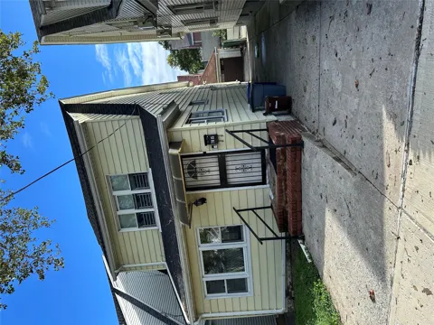 70-15 Manse Street