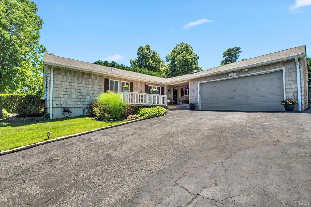28 View Road East Setauket, NY 11733
