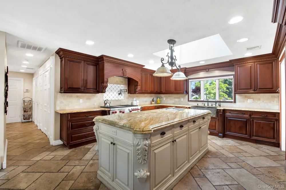 28 View Road East Setauket, NY 11733