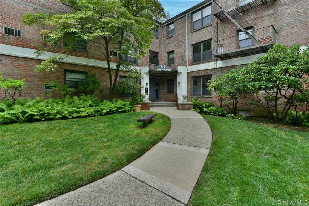 1 TERRACE CIRCLE #3-F Great Neck, NY 11021