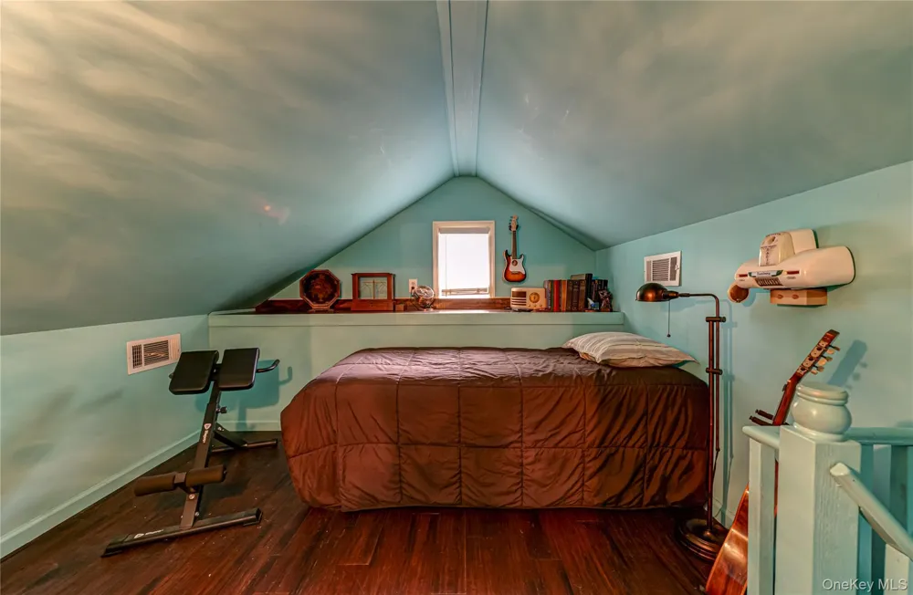 502 Brooklyn Boulevard Brightwaters, NY 11718